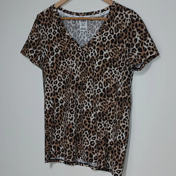 PINK VS leopard print animal print vneck short sleeve tee top size Small - Picture 4 of 7